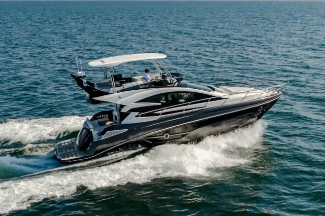 Cobrey 50 FLY — Luxury Yacht Sardinia, Sardinia