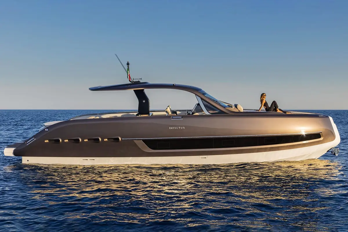 Invictus 460, exterior — Luxury Yacht Sardinia, Sardinia. A quick, low-slung day boat for the Costa Smeralda coast