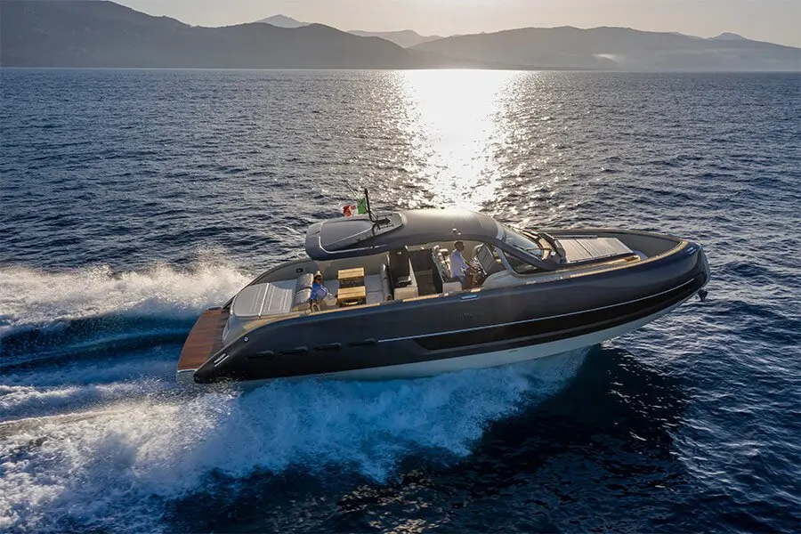 Invictus 460, main deck — Luxury Yacht Sardinia, Sardinia. A quick, low-slung day boat for the Costa Smeralda coast