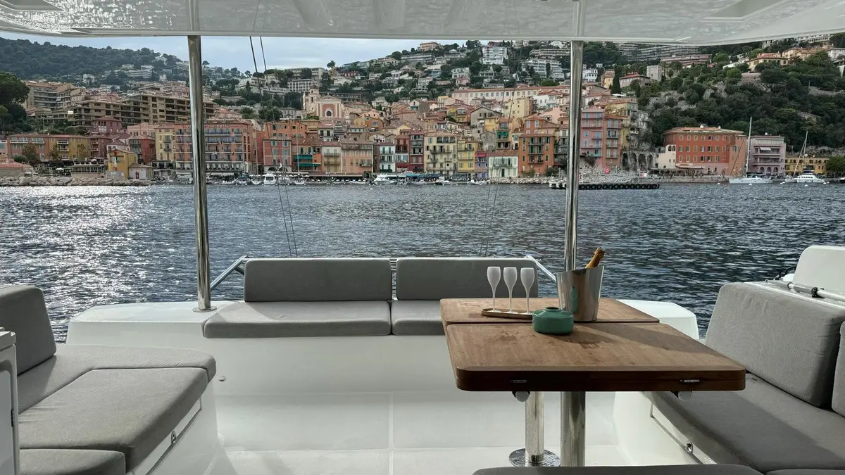 Lagoon 5.1, salon — Luxury Yacht Sardinia, Sardinia. Wide, level decks for a full day afloat