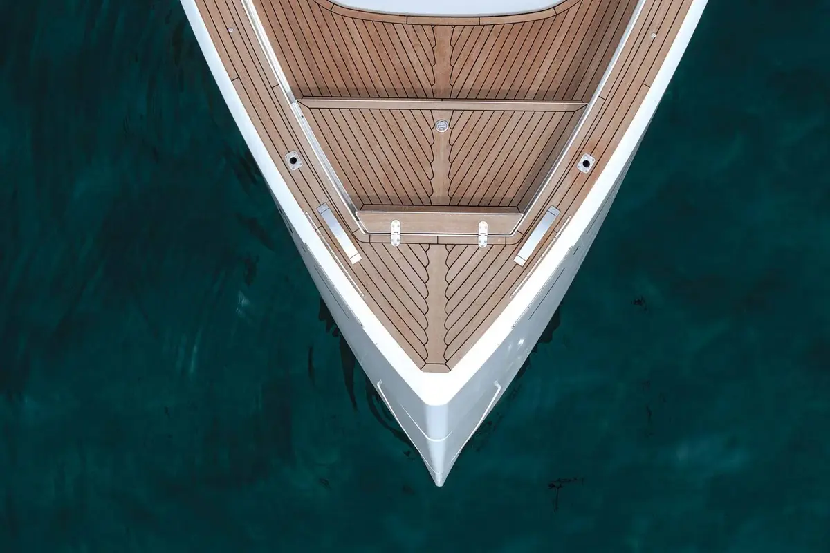 Pardo 43, main deck — Luxury Yacht Sardinia, Sardinia. Quick walkaround deck built for Maddalena day runs
