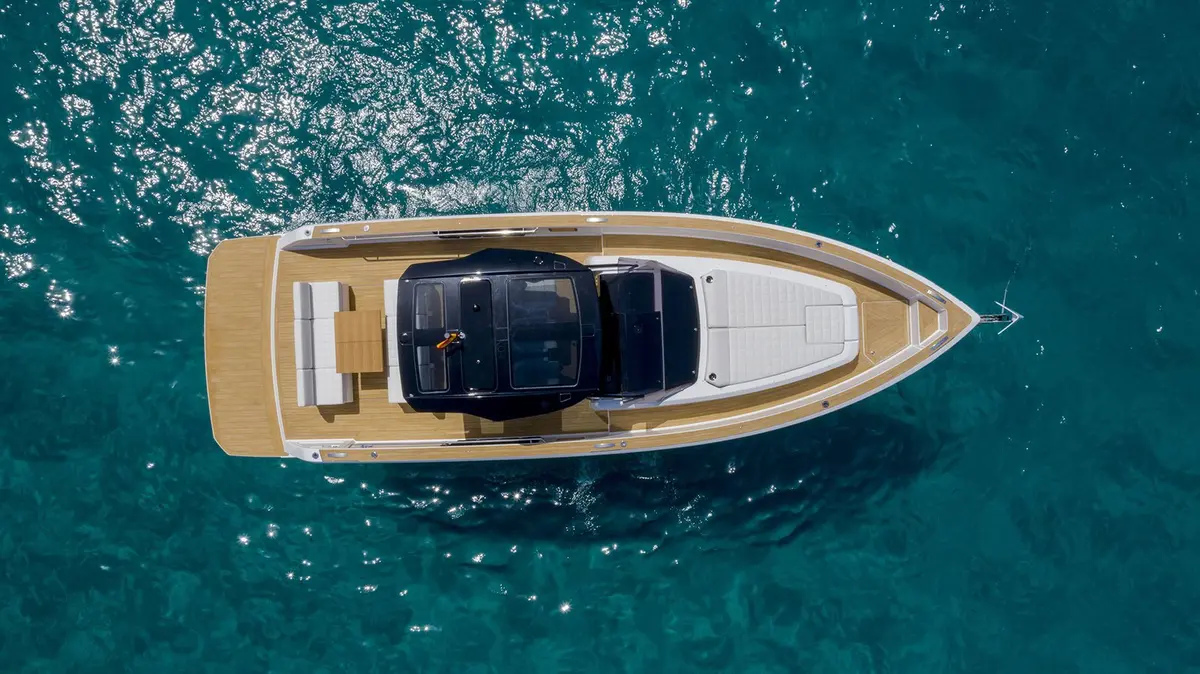 Pardo 38, aft deck — Luxury Yacht Sardinia, Sardinia. Open-deck speed for a single Sardinian day