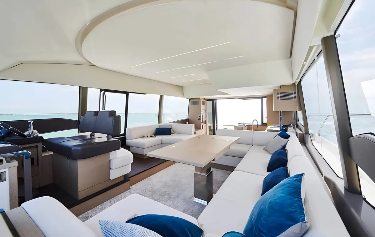 Prestige 590 Fly, master cabin — Luxury Yacht Sardinia, Sardinia. Flybridge comfort for calm Costa Smeralda days