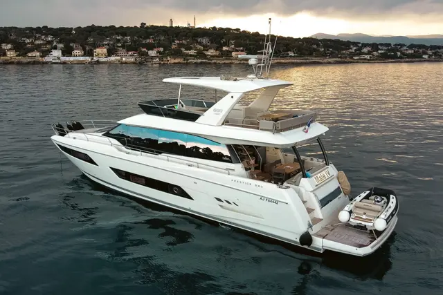 Prestige 680 — Luxury Yacht Sardinia, Sardinia