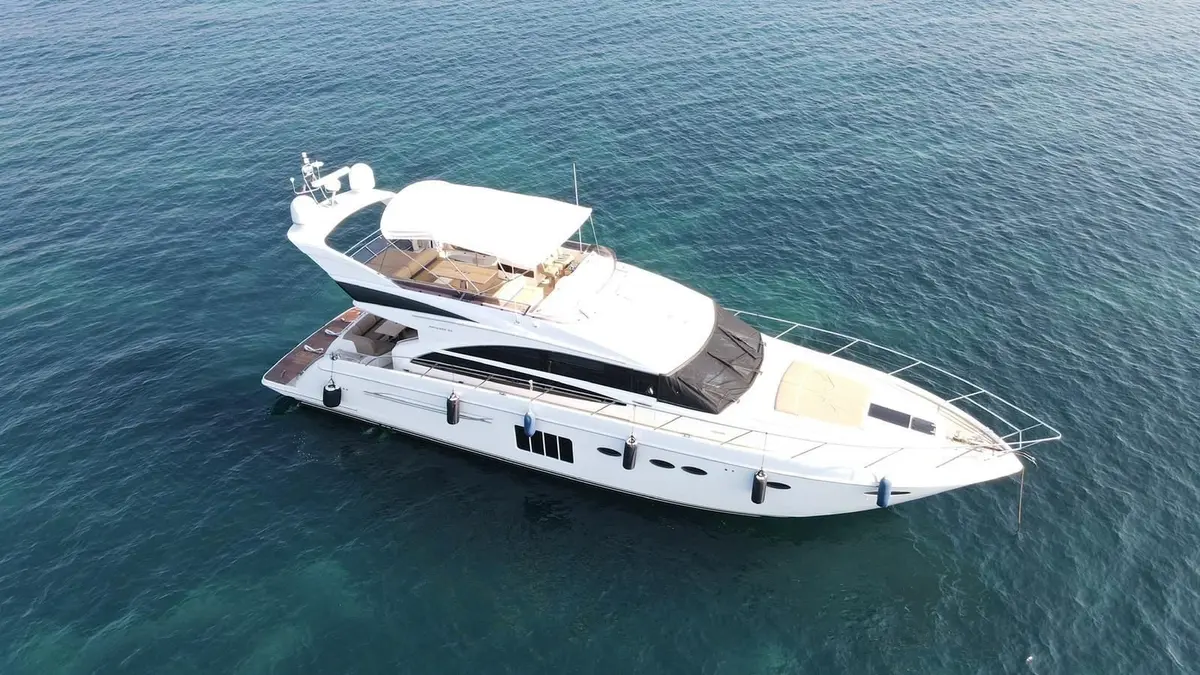 Princess 64 Fly, salon — Luxury Yacht Sardinia, Sardinia. A flybridge built for Costa Smeralda coastal days