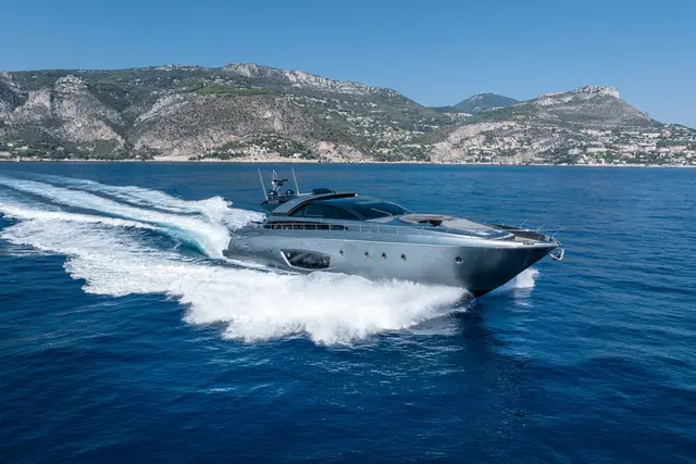 Riva 86 Domino — Luxury Yacht Sardinia, Sardinia