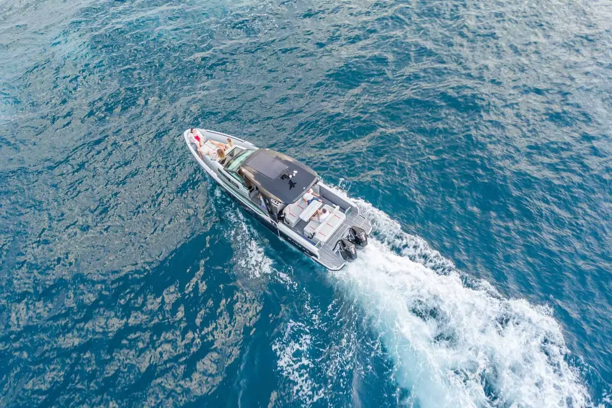 Saxdor 320, exterior — Luxury Yacht Sardinia, Sardinia. A nimble day boat for Costa Smeralda coves