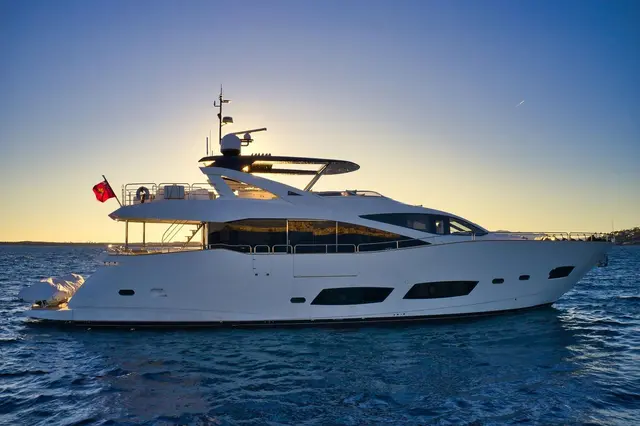 Sunseeker 90 — Luxury Yacht Sardinia, Sardinia