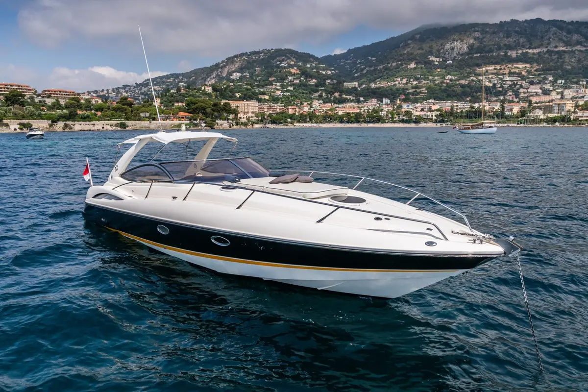 Superhawk 34, salon — Luxury Yacht Sardinia, Sardinia. Fast, open-deck runs along the Costa Smeralda coast