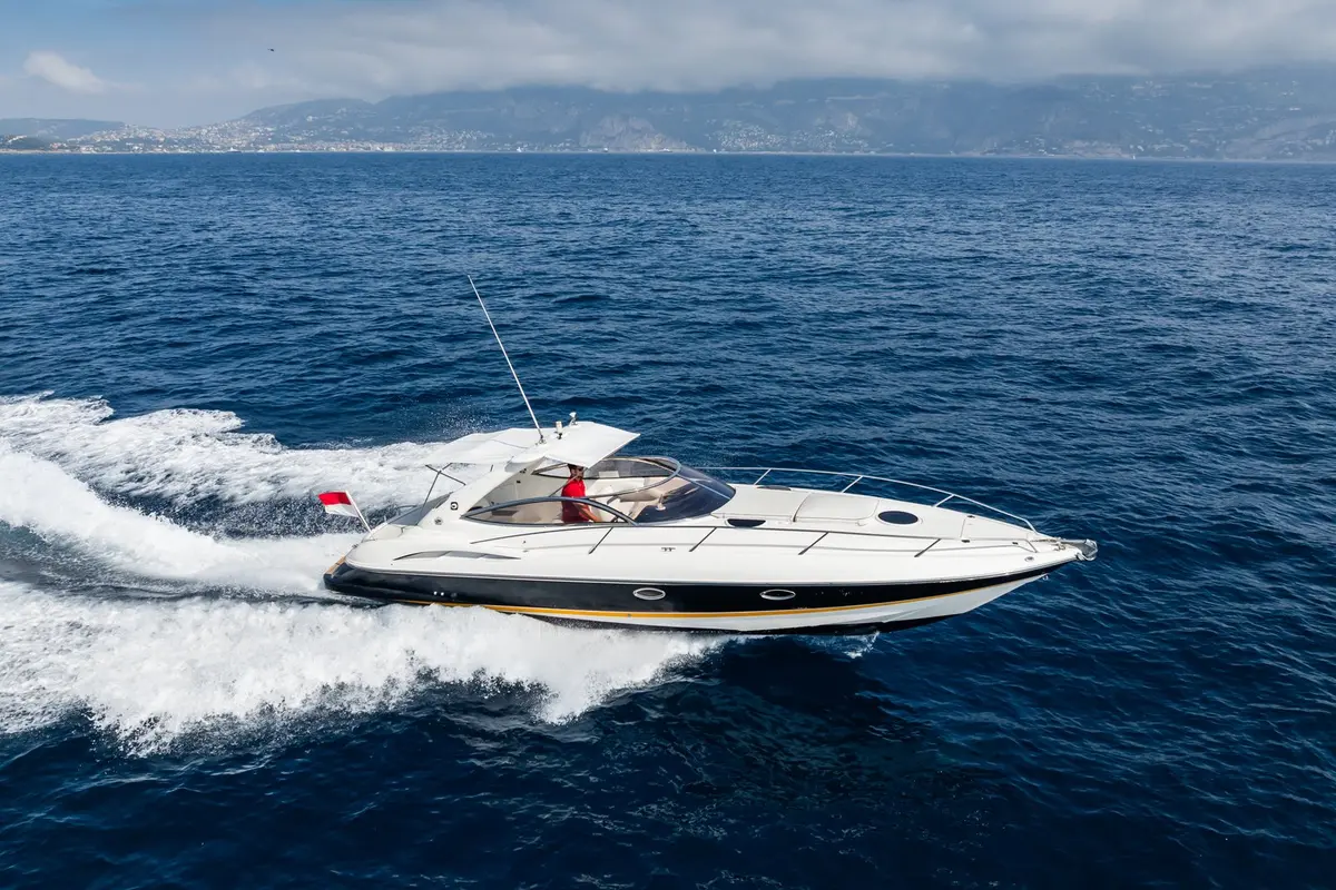 Superhawk 34, flybridge — Luxury Yacht Sardinia, Sardinia. Fast, open-deck runs along the Costa Smeralda coast